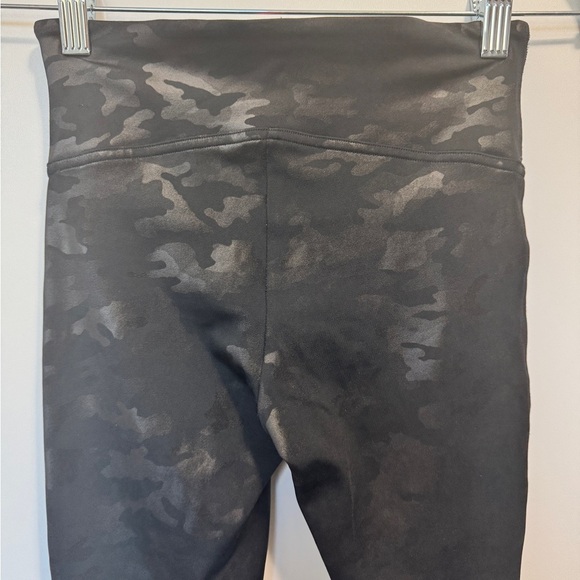 Spanx Faux Leather Camo Leggings Black - Picture 7 of 9